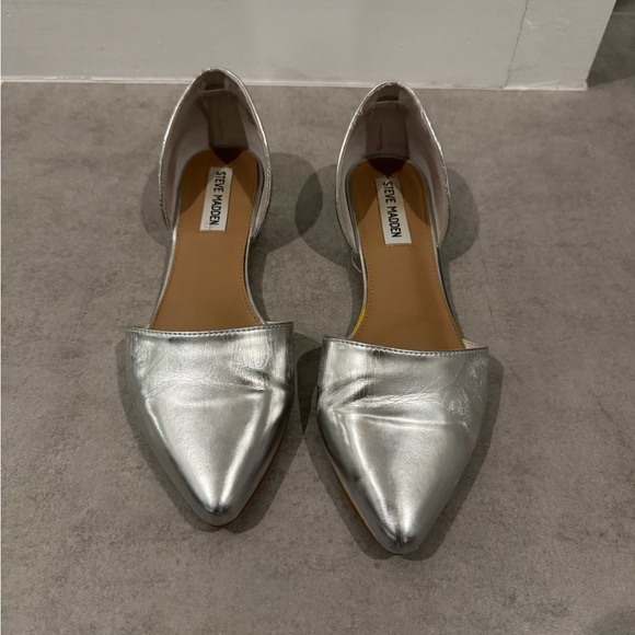 Steve Madden Metallic Silver Pointed Flats - Picture 1 of 6